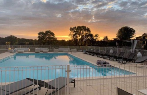 Vouvant Casa | Camping - Piscine - ccbbbie