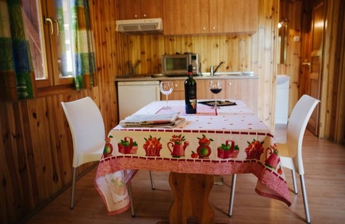 Dean Pequeno Alquiler De RV | Camping Rural Ría de Arosa II