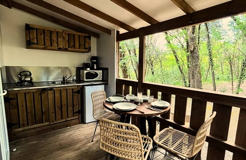 Cendras Casa | Camping Sunêlia La Clémentine **** - Chalet Prestige 13m² - 1 chambre - Terrasse couverte 8m² 3 personnes