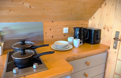 Nairn Chalet De Esquí | Acampar sin el esfuerzo y los problemas! Luxury En Suite Glamping Pods, Sleep 4.
