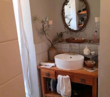 Eva Otro | Campo Elea - Menta & Levanta Guest Houses