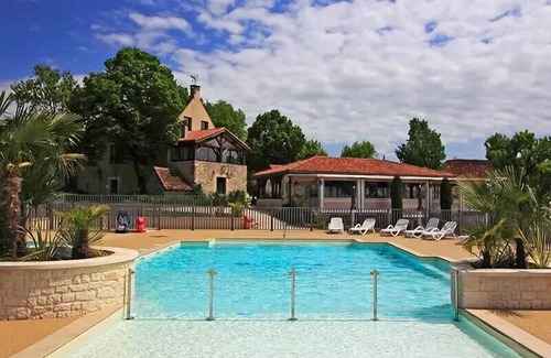 Seniergues Casa | Campsite Domaine de la Faurie**** - EXCLUSIVE mobile home - 3 bedrooms - 2 bathrooms for 6 people