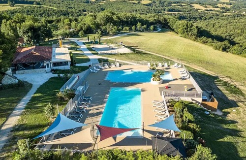 Seniergues Casa | Campsite Domaine de la Faurie**** - EXCLUSIVE mobile home - 3 bedrooms - 2 bathrooms for 6 people