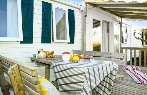 Albaron Casa | Campsite Le Crin Blanc * - Mobile Home Classic XL 3 Rooms 4 People