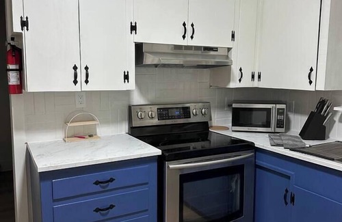 Tallahassee Villa | Campus Close, Game Dates Open, Pets - Yes