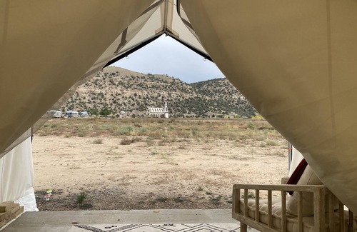 Naturita Alquiler De RV | CampV Glamping Tent