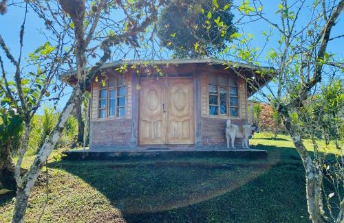 Tulipe Cabina | CAMVUL Farm Lodge - Finca Hotel