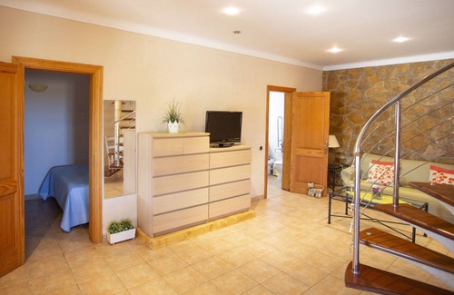 Muro Cabaña | Can Butxet - Cuatro Habitaciones Casa Rural, Capacidad 7