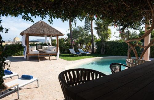 Ciudad de Ibiza Villa | Can Calyssa Luxury Villa Near City Center