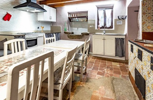 Veinat del Penedés Casa | Can Camós - Country house close to the Costa Brava