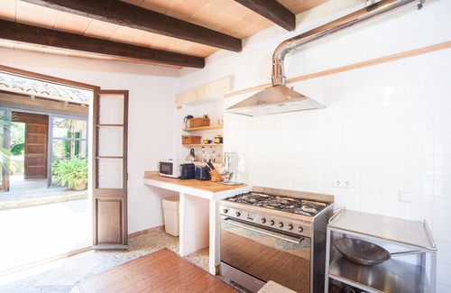 Petra Villa | CAN CASTA - Villa con piscina privada en Petra. WiFi Gratis.