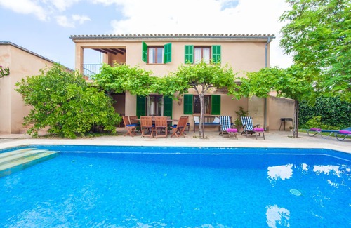 Petra Villa | CAN CASTA - Villa con piscina privada en Petra. WiFi Gratis.