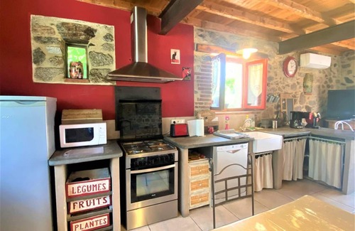 Eus Casa | CAN MASSOT - ALQUILER CON PISCINA PARA 6 PERSONAS