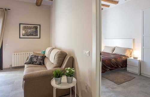 Ripoll Apartamento | Can Salvans, Apartamento de diseño en zona tranquila cerca de la estación de ferrocarril