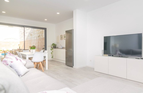 Sa Pobla Villa | CAN SERRA - Moderna casa de pueblo con piscina privada. WiFi Gratis