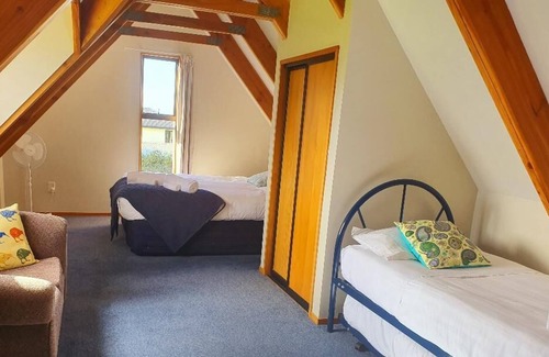 Kaikoura Casa | Puede dormir de 13 a 19 personas con impresionantes vistas a la montaña y jardines