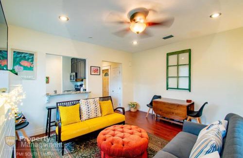 Hyde Park Apartamento | Can't Buy Me Love - U of Tampa Flat in N Hyde Park