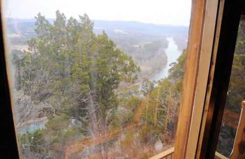 Eureka Springs Cabina | Can-U-Canoe Riverview Cabaña cálida y acogedora Excepcional vista al río