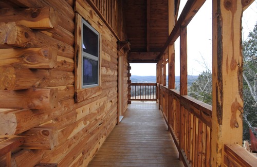 Eureka Springs Cabina | Can-U-Canoe Riverview Luxury Una habitación de lujo