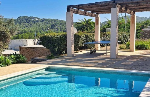 Sant Agusti des Vedra Villa | Can Xo: Lujosa vila. Antigua finca. Bellamente restaurada. Piscina. Playa cerca