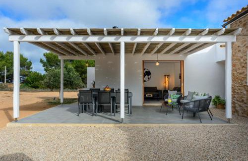 Pilar de la Mola Casa | Can Xumeu Ferrer