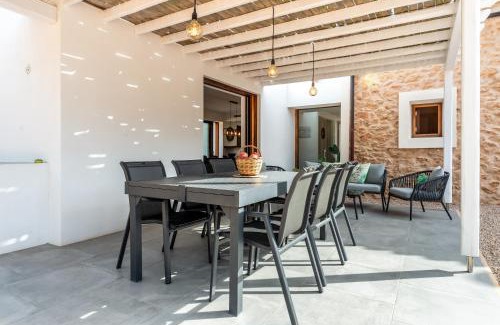 Pilar de la Mola Casa | Can Xumeu Ferrer
