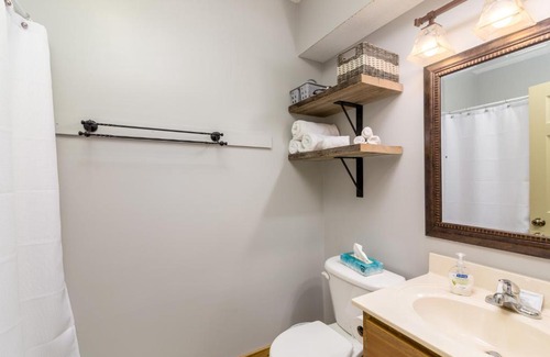 Millersburg Casa | Canadian Hemlock . Trailside Lodging