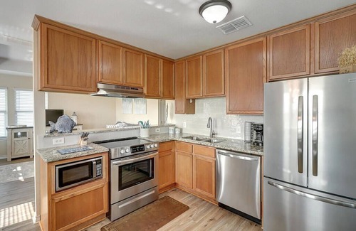 Flour Bluff Casa | Canal Front Beach House with Laguna Madre Views. Flour Bluff, Corpus Christi.