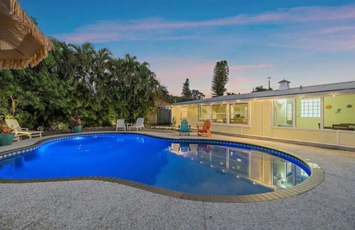 Bayshore Gardens Casa | CANAL FRONT! Bring or rent a boat, near AMI/IMG + HEATED POOL