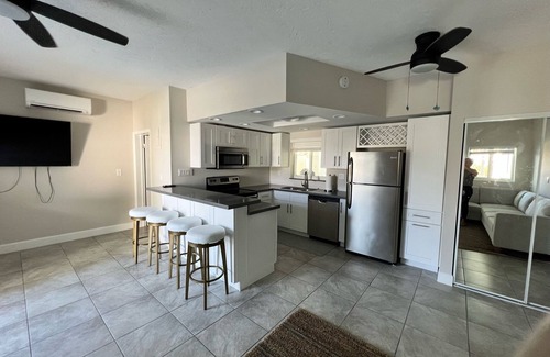 Venetian Shores Casa | Canal front home in Venetian Shores. Perfect for families . A boater's paradise!