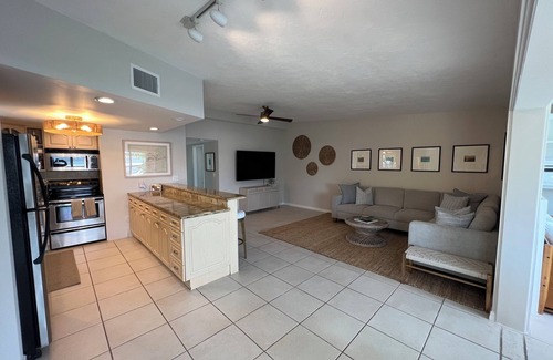 Venetian Shores Casa | Canal front home in Venetian Shores. Perfect for families . A boater's paradise!