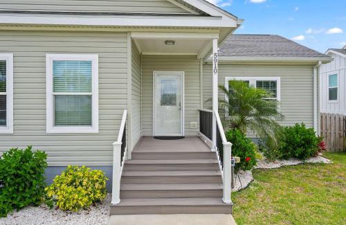 Butler Beach Casa | Canal Front Home! Walk to Beach, Porch, Fishing