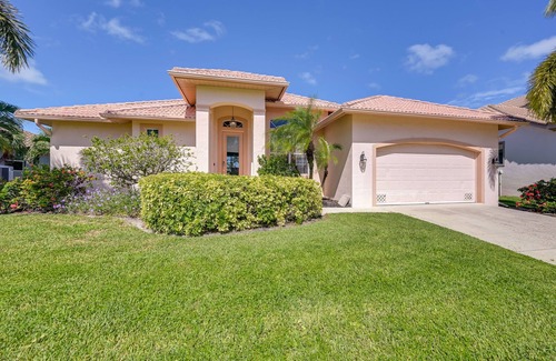 Marco Island Cabaña | Canal-front Marco Island Home w/ Boat Dock + Pool!
