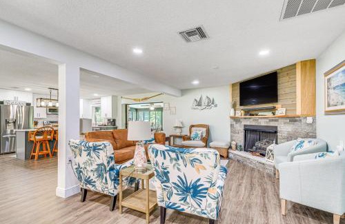 Crystal River Casa | Canal-Front Outdoor Oasis Home in Crystal Water