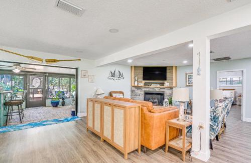 Crystal River Casa | Canal-Front Outdoor Oasis Home in Crystal Water