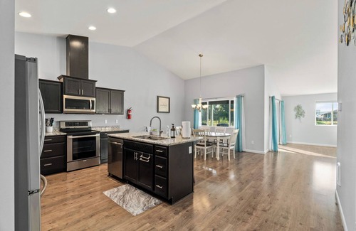 Ocean Shores Casa | Canal Front, Private Dock, Fully Fenced, Spacious!