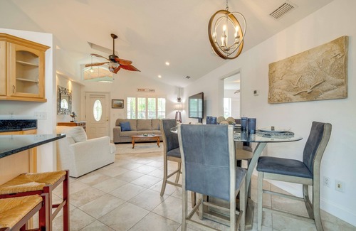Dixie Shores Casa | Canal-Front Relaxation: Crystal River Home w/Dock