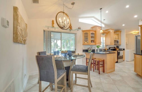 Dixie Shores Casa | Canal-Front Relaxation: Crystal River Home w/Dock