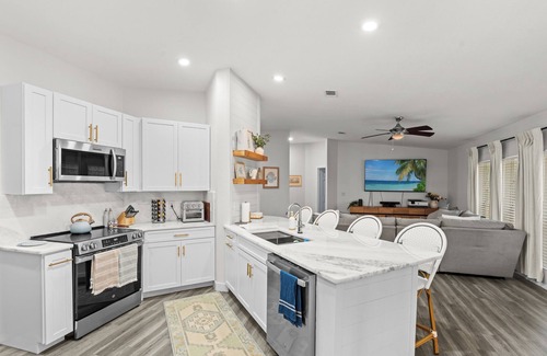 Gulf Cove Casa | Canal front w private dock, 3-bedroom 2 bath home in beautiful Port Charlotte.
