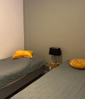 Nieuw-West Apartamento | Canal Garden Apartment StayWell Amsterdam