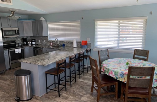 Jamaica Beach Casa | Canal House: Family Friendly, cangrejos, pesca y más!