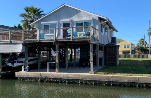 Jamaica Beach Casa | Canal House: Family Friendly, cangrejos, pesca y más!