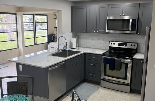 Fort Myers Casa | Canal house minutes from downtown Fort Myers
