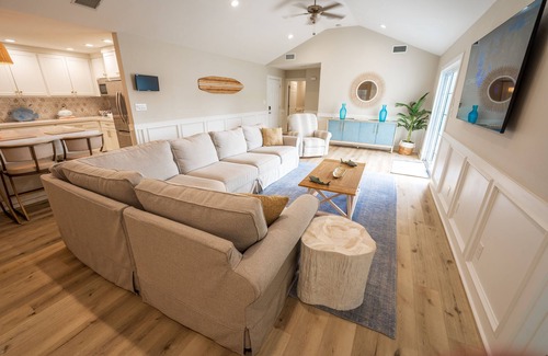 Isla Del Sol Casa | Canal in Sea Isle. Beautiful, spacious, comfortably decorated beach house