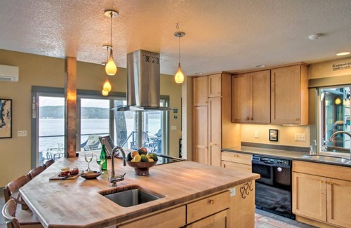 Belfair Casa | Canal O'Neal, Gathering Place on the Hood Canal in Belfair, WA