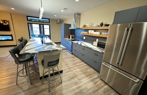 Downtown - Waterfront Condominio | Canal Park/Downtown Duluth Luxury Condo. 4 bedroom, 2.5 bath