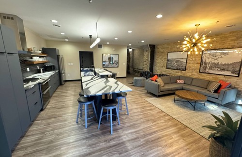 Downtown - Waterfront Condominio | Canal Park/Downtown Duluth Luxury Condo. 4 bedroom, 2.5 bath