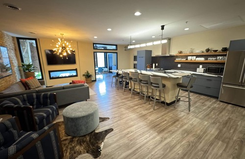 Downtown - Waterfront Condominio | Canal Park/Downtown Duluth Luxury Condo. 4 bedroom, 2.5 bath