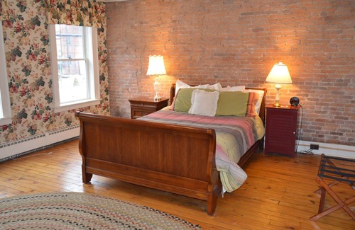 Little Falls Cama Y Desayuno | Canal Side Inn