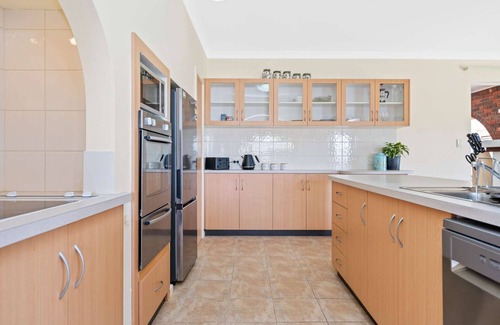 South Yunderup Casa | Canal Tranquillity - 3BR Riverside Home
